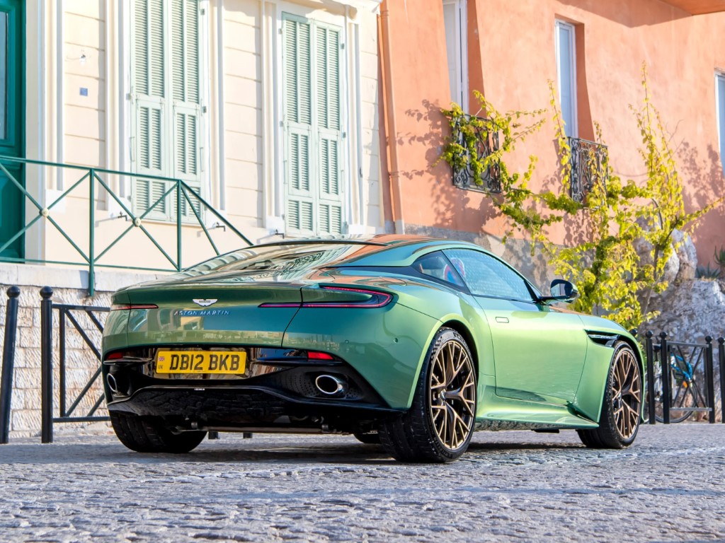 Aston Martin DB12 (Automatic)
